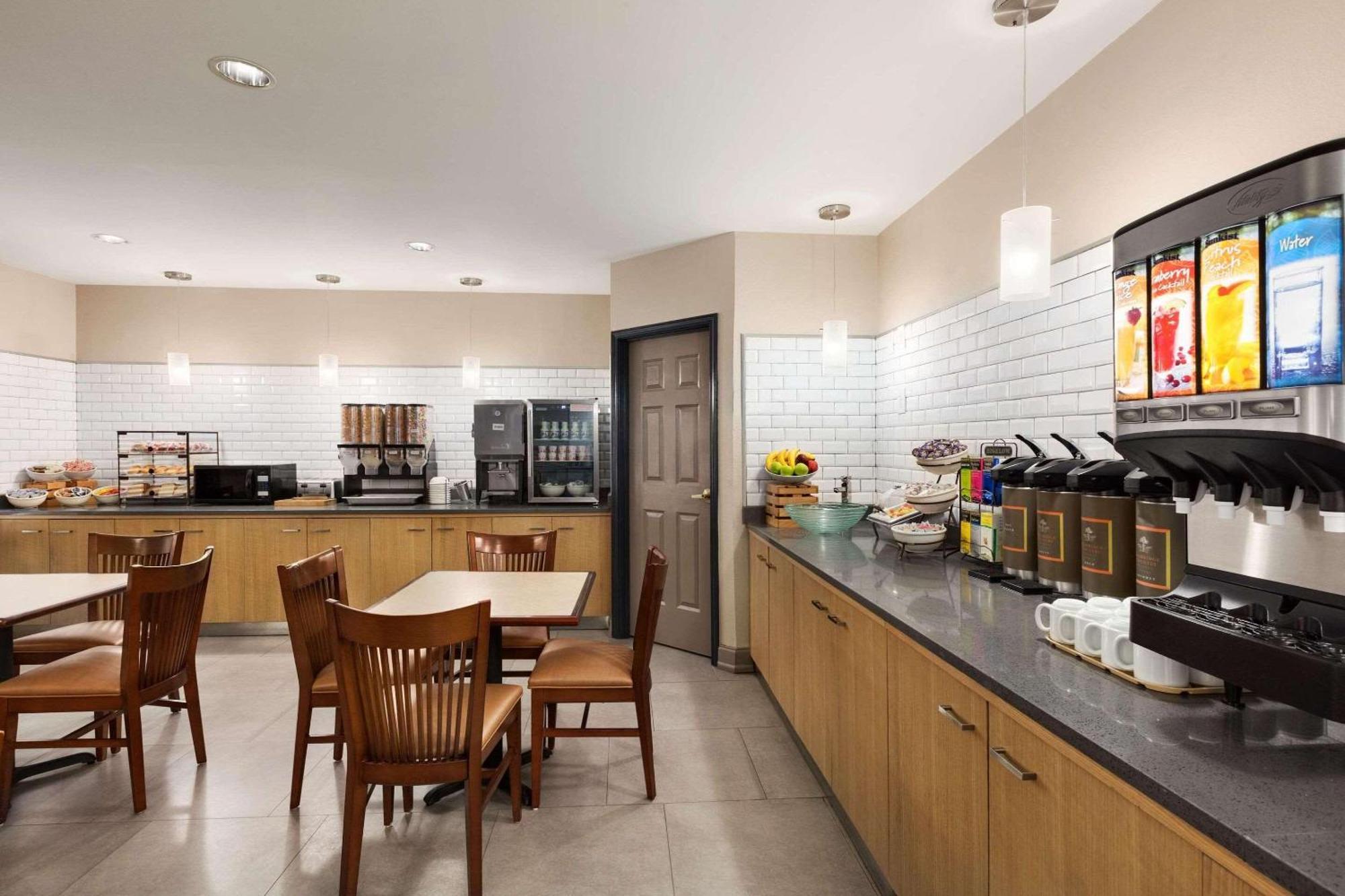 Country Inn & Suites By Radisson, Dalton, Ga Bagian luar foto