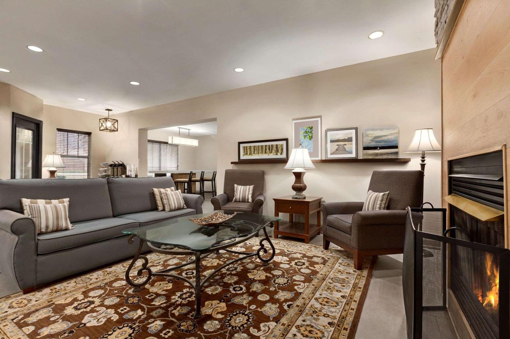 Country Inn & Suites By Radisson, Dalton, Ga Bagian luar foto