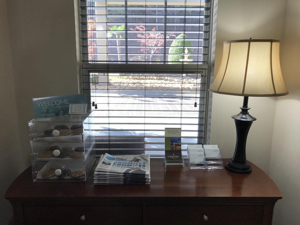 Country Inn & Suites By Radisson, Dalton, Ga Bagian luar foto