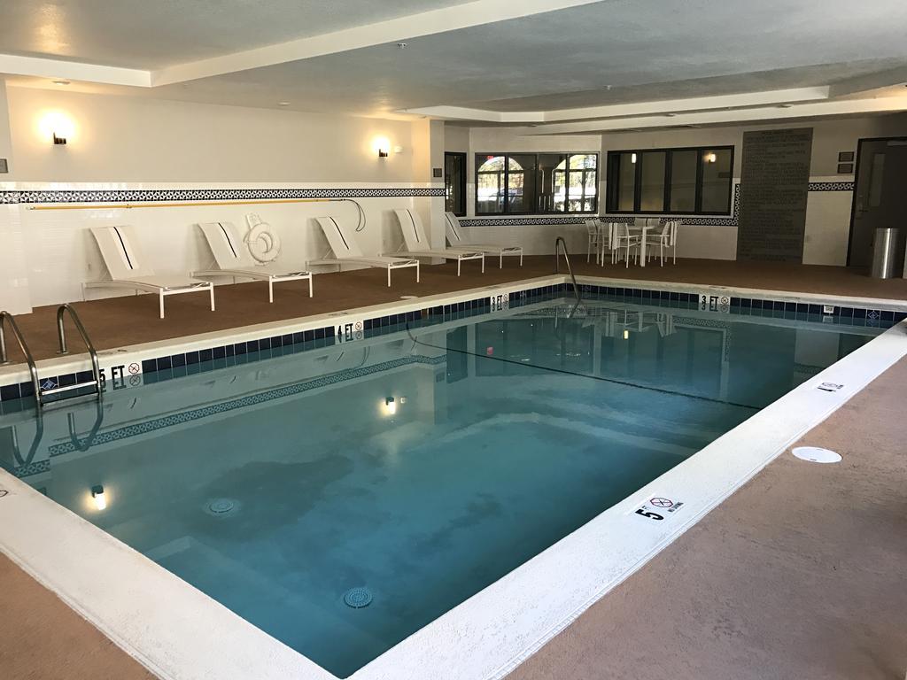 Country Inn & Suites By Radisson, Dalton, Ga Bagian luar foto